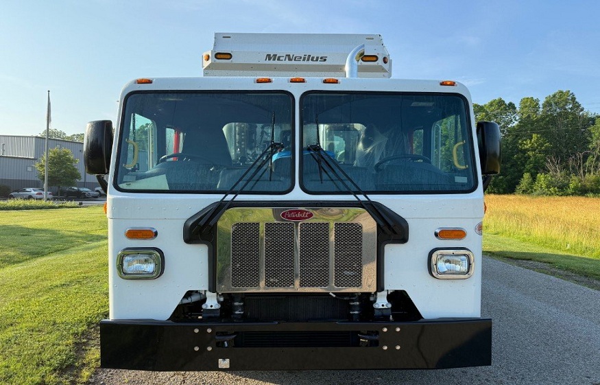 McNeilus Refuse Trucks